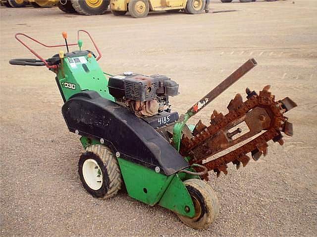 04 DITCH WITCH 1030