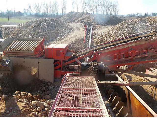 2003 FINLAY 693T Photo