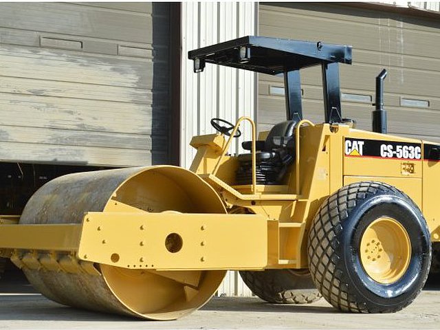 1999 CATERPILLAR CS-563C Photo