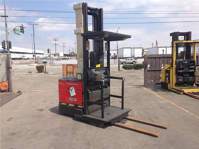 1999 CROWN SP3020-30 Photo