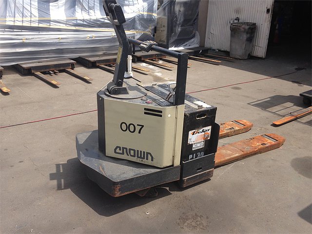 1993 CROWN 60PE-27-3 Photo