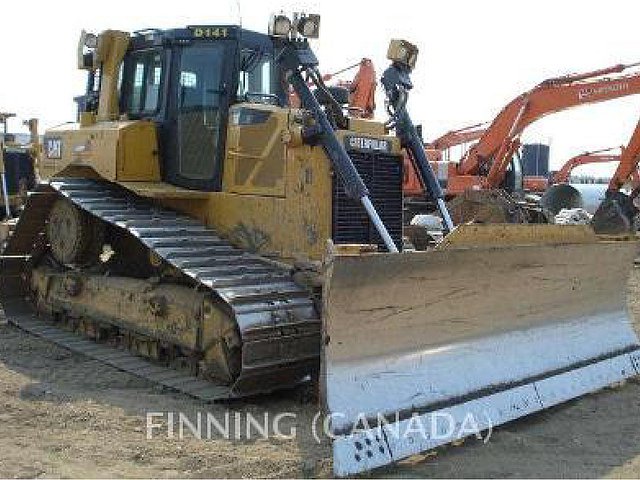 11 CATERPILLAR D6T LGP VP