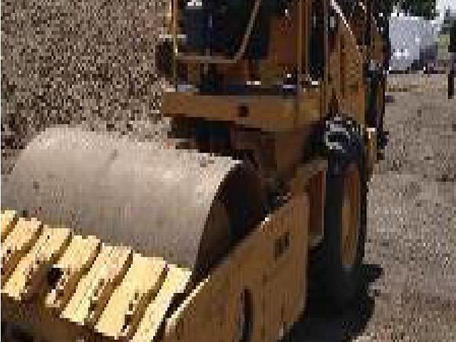 2011 CATERPILLAR CS44 Photo
