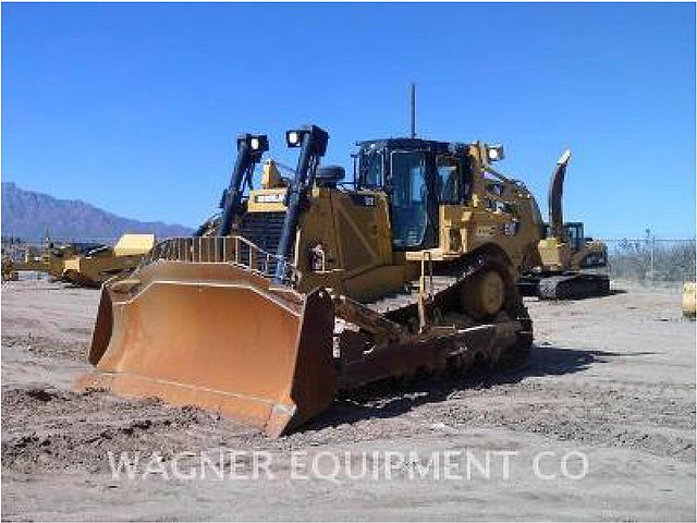 12 CATERPILLAR D8T