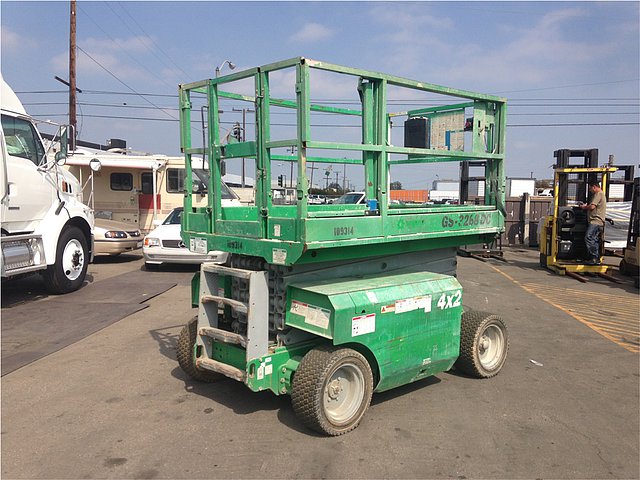 2006 GENIE GS3220 Photo
