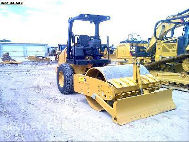 13 CATERPILLAR CS44