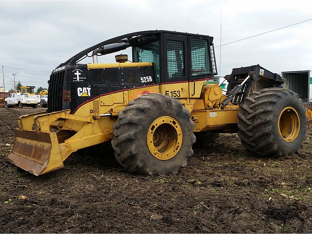 2002 CATERPILLAR 525B Photo