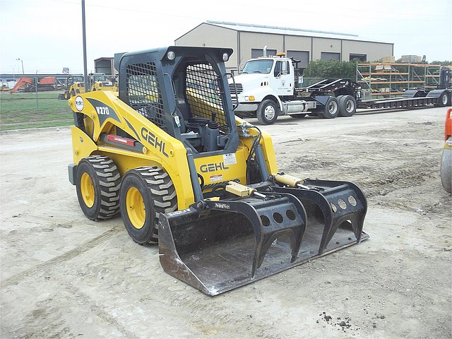 2012 GEHL V270 Photo