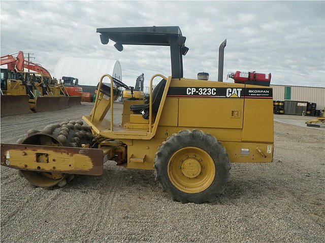 2003 CATERPILLAR CP-323C Photo