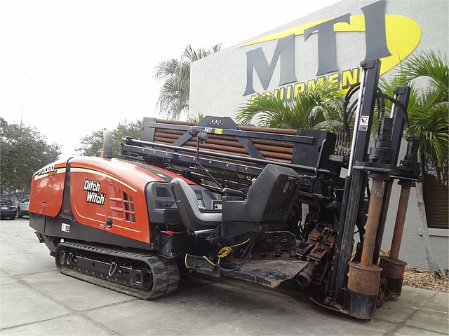 11 DITCH WITCH JT3020 MACH