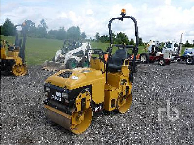 2007 CATERPILLAR CB-114 Photo