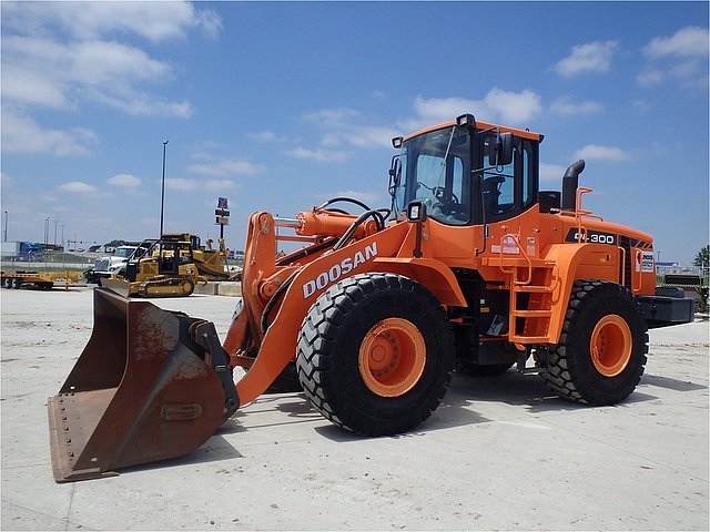 11 DOOSAN DL300