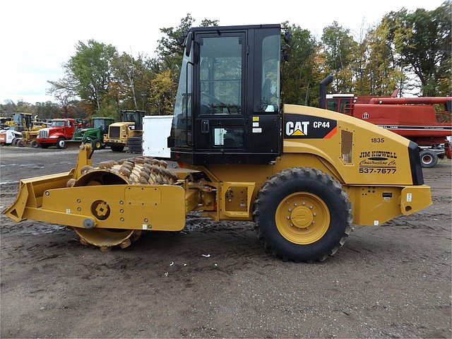 13 CATERPILLAR CP44