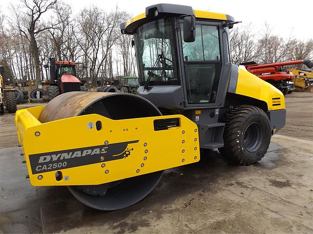 15 DYNAPAC CA2500D