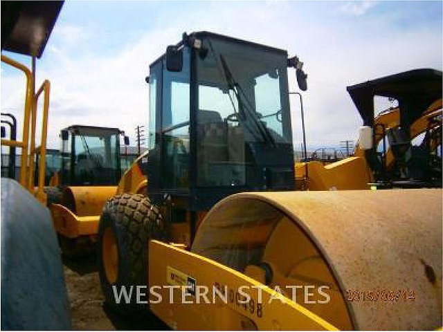2011 CATERPILLAR CS56 Photo