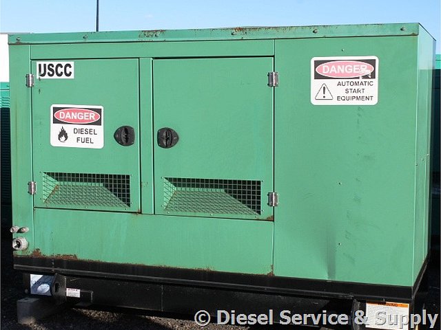2004 CUMMINS 35 KW Photo