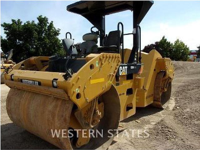 2012 CATERPILLAR CB54 Photo