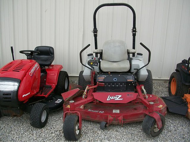 2005 EXMARK LAZERZCT Photo