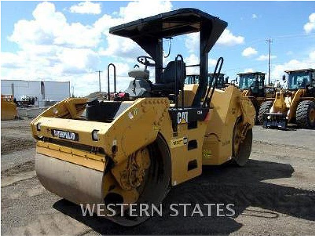 09 CATERPILLAR CB54