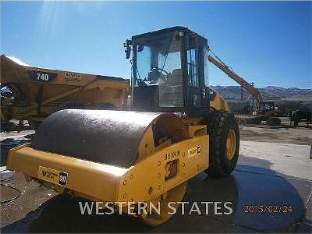 2011 CATERPILLAR CS56 Photo