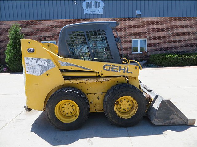 2004 GEHL 4840 Photo