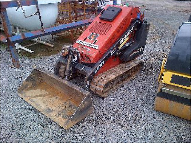 2010 DITCH WITCH SK650 Photo