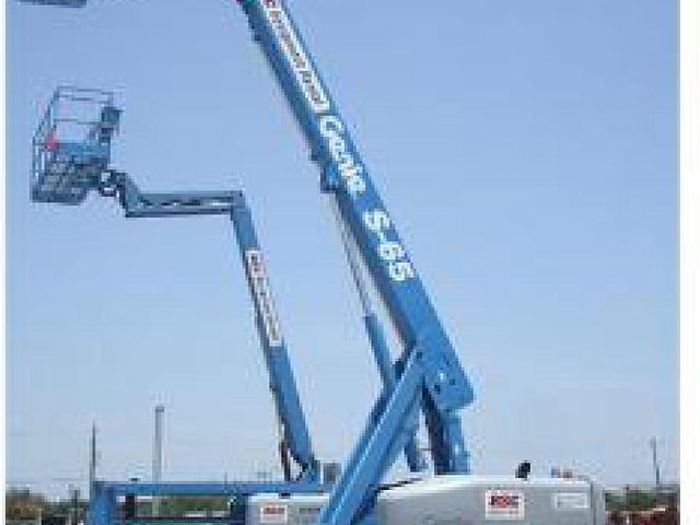 2004 GENIE S65 Photo