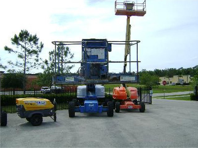 2008 GENIE S85 Photo