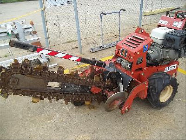 10 DITCH WITCH RT12