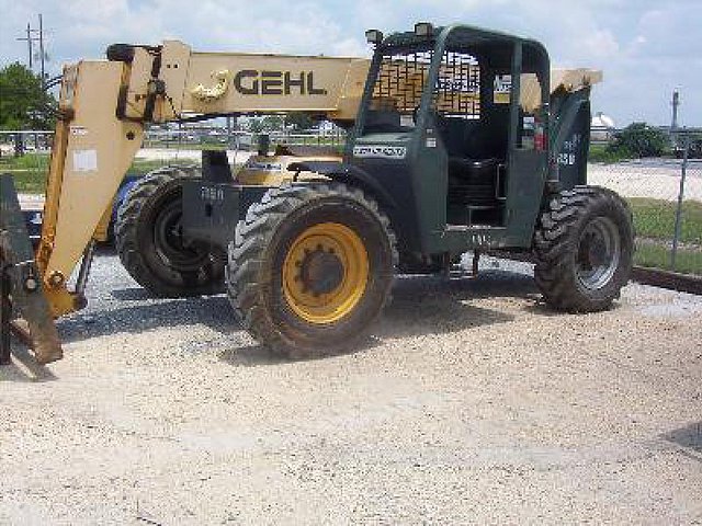 2007 GEHL RS8-42 Photo