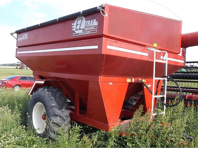 2004 EZ-TRAIL 475 Photo