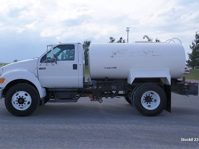 2005 FORD F750 Photo