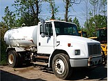 2000 FREIGHTLINER FL70 Photo #3