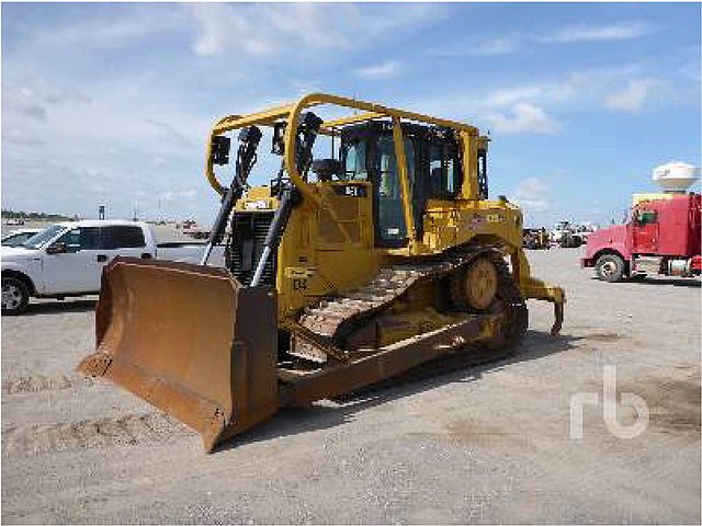12 CATERPILLAR D6T