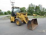 2005 CATERPILLAR 904B Photo #2