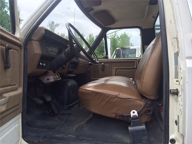 1988 FORD F800 Photo