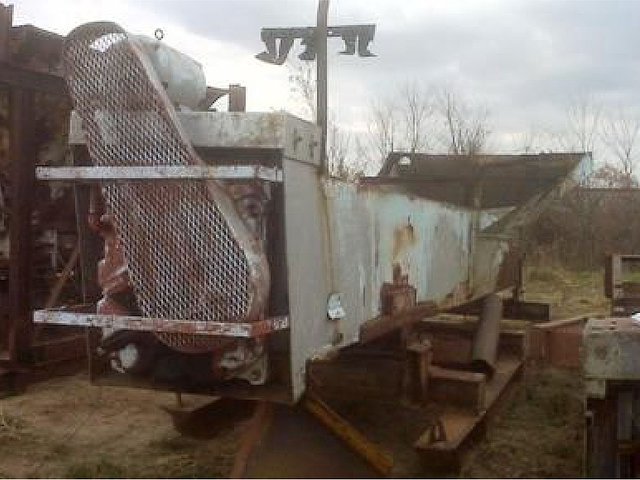 EAGLE IRON WORKS 36X25 Photo
