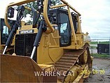 11 CATERPILLAR D6T