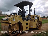 05 CATERPILLAR CB-534D