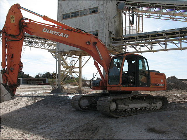 2009 DOOSAN DX225 LC Photo