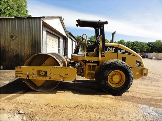 2004 CATERPILLAR CS-533E Photo