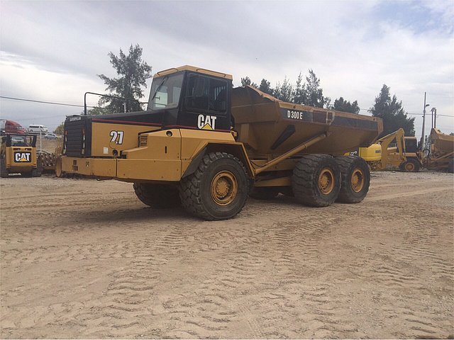 2000 CATERPILLAR D300E II Photo