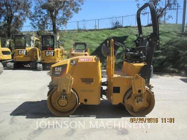 2012 CATERPILLAR CB24 Photo