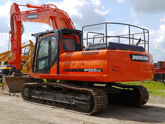 2007 DOOSAN DX300 LC Photo