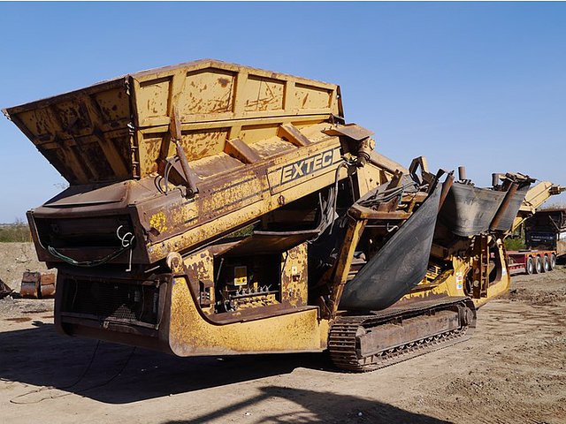 2004 EXTEC E7 Photo