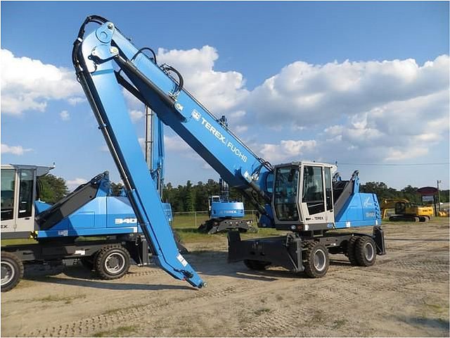 2015 FUCHS MHL340E Photo