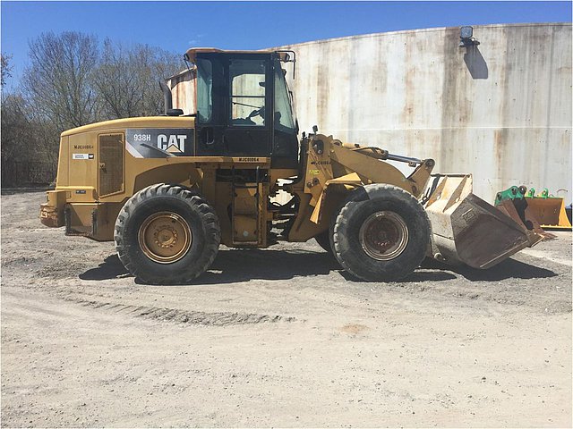 2010 CATERPILLAR 938H Photo