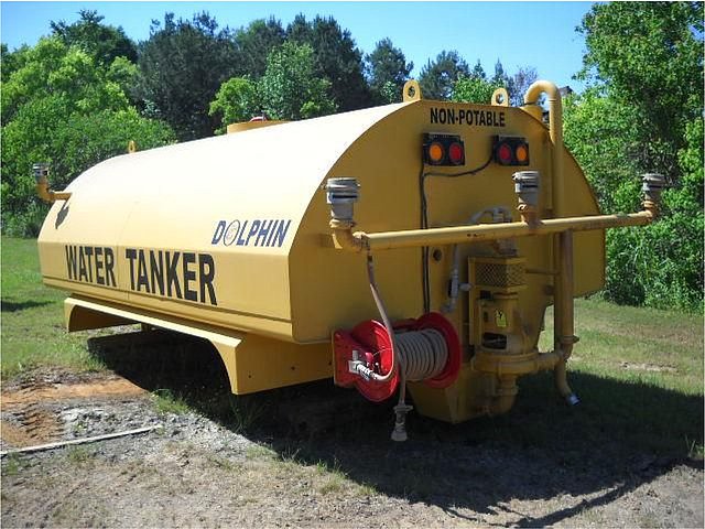 2013 DOLPHIN TANKER 5000 GAL Photo