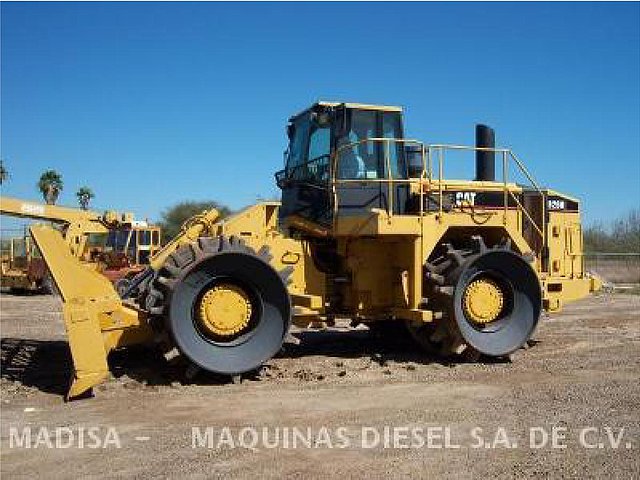 2005 CATERPILLAR 826H Photo