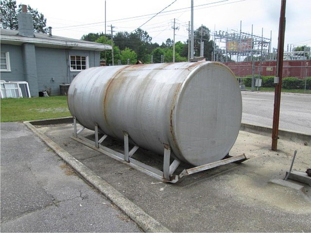 2000 CUSTOM 2000 GAL. Photo